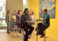 Bistro-Bereich und Cafeteria